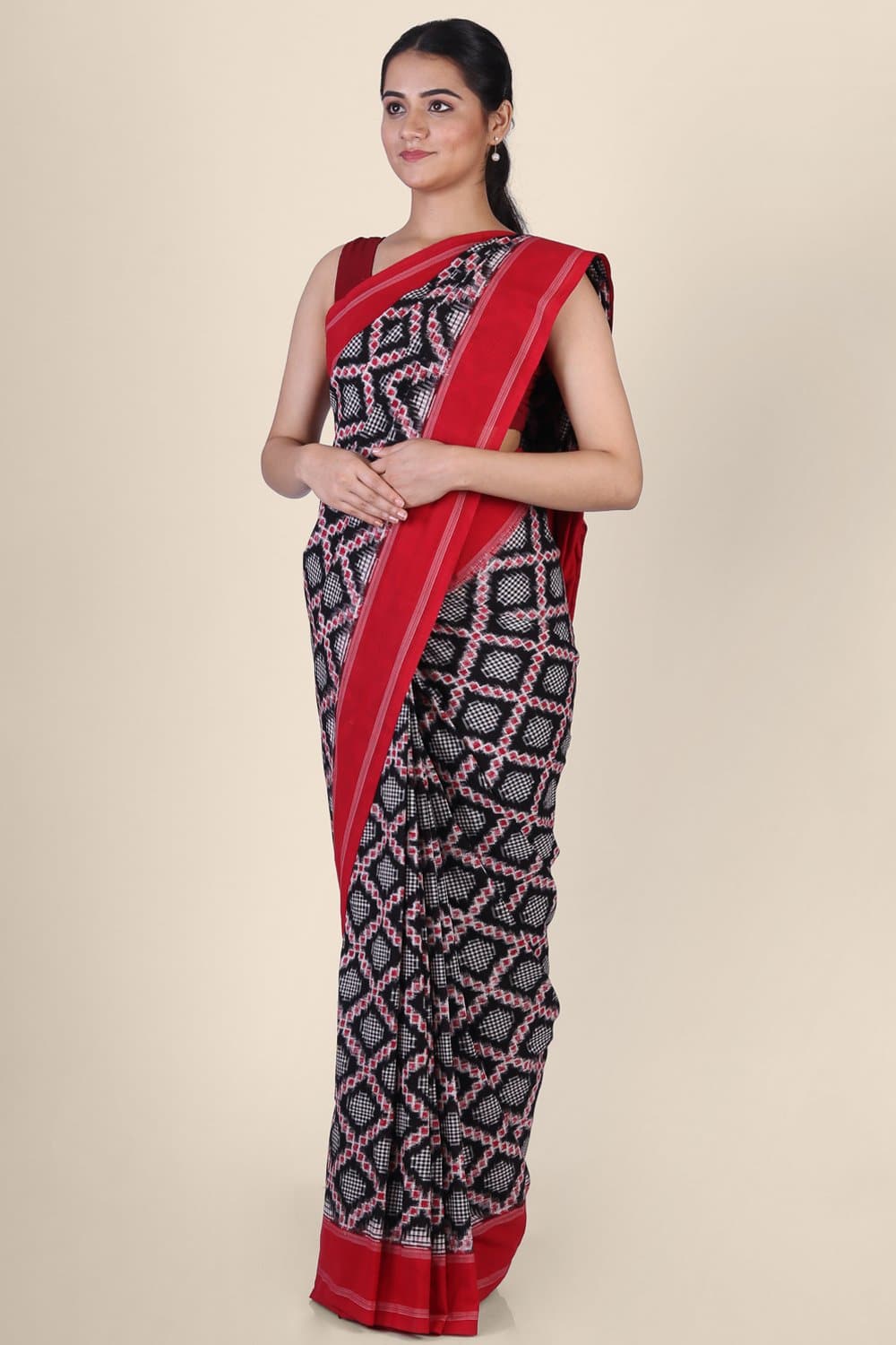 Buy gorgeous black,red telia rumal handwoven ikkat Saree online-karagiri