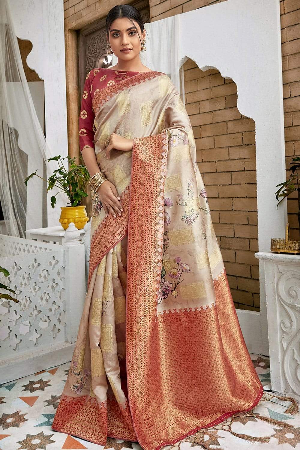 Banarasi Saree Beige Zari Woven Banarasi Saree saree online