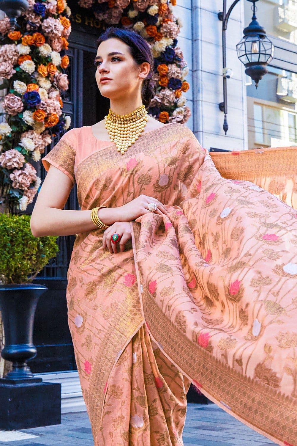 Buy Naveera Womens Peach Cotton Silk Blend Chanderi Banarasi Saree with  Unstitched Blouse Piece Online at Best Prices in India - JioMart.