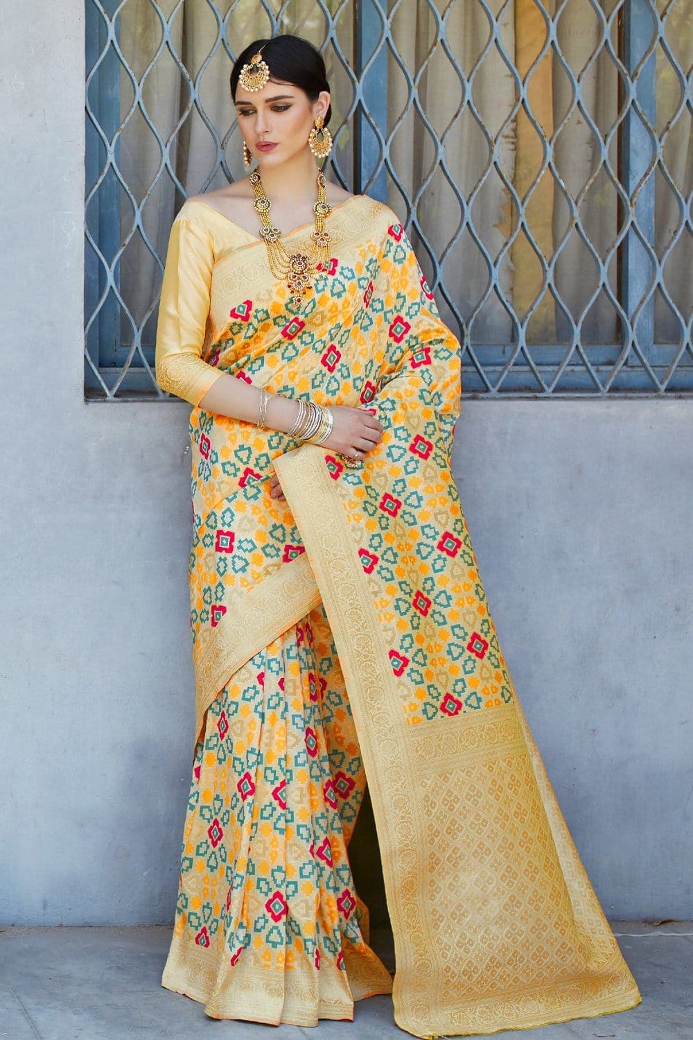 Banarasi Saree Beige Multicolour Woven Banarasi Brocade Saree saree online