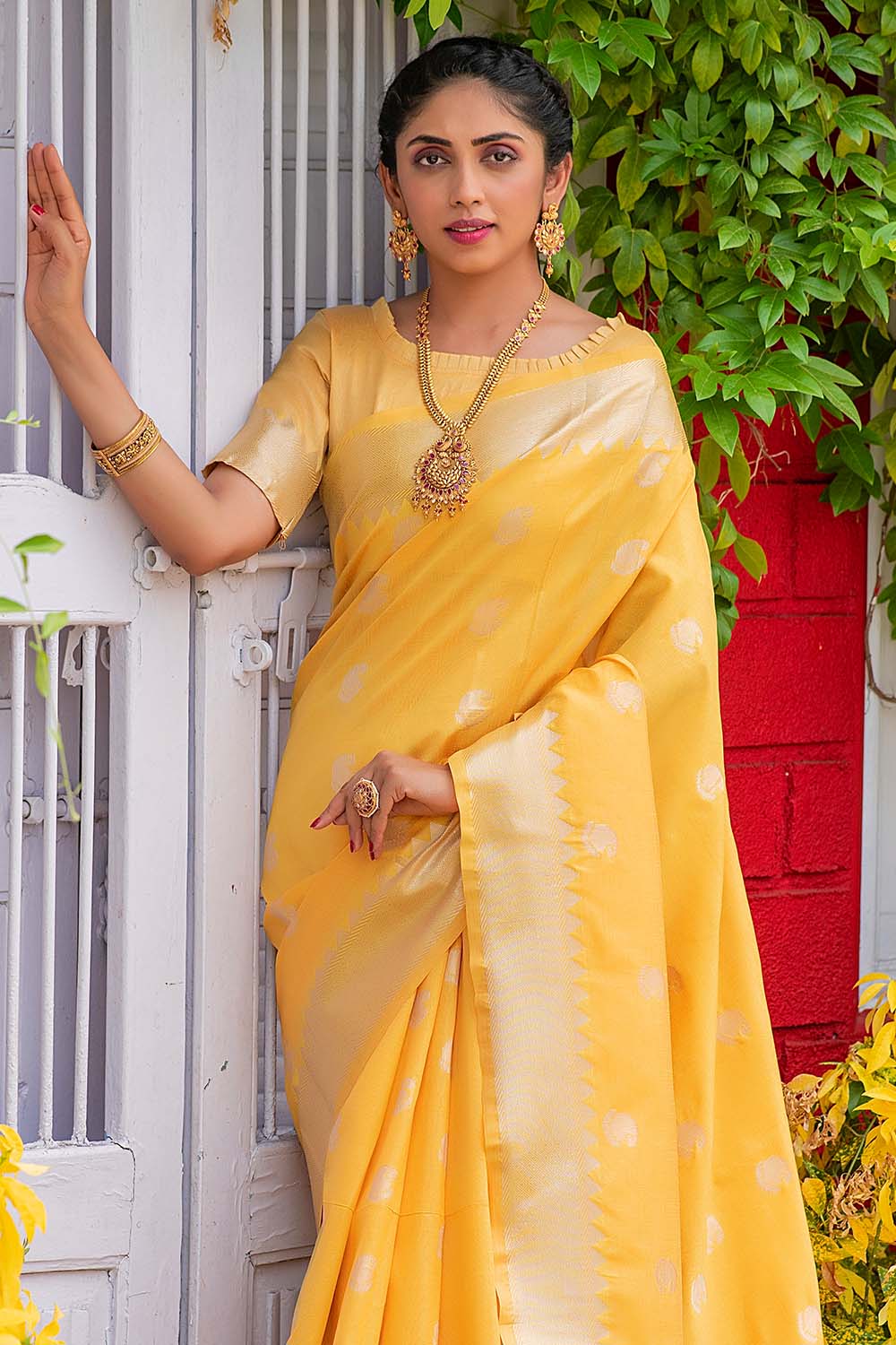 All over Booti Soft Silk banarasi Saree at Rs.1350/Piece in varanasi offer  by Shamim Ahmed and Sons