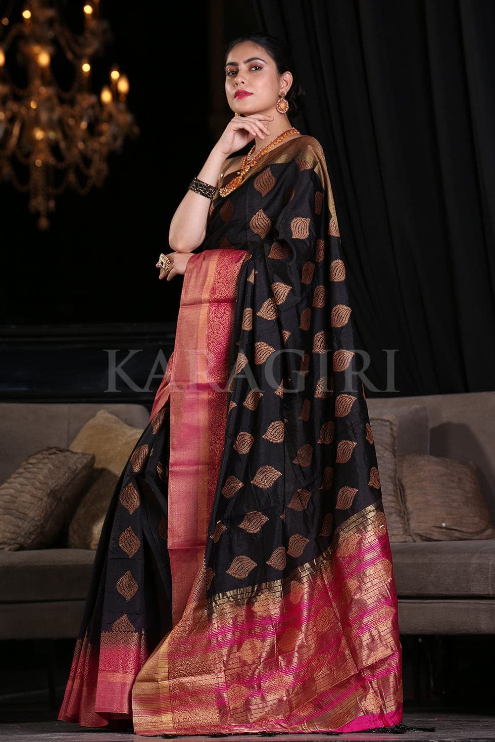 onion pink and black saree!! lv the combo.. | Indian fashion, Fashion,  Indian outfits