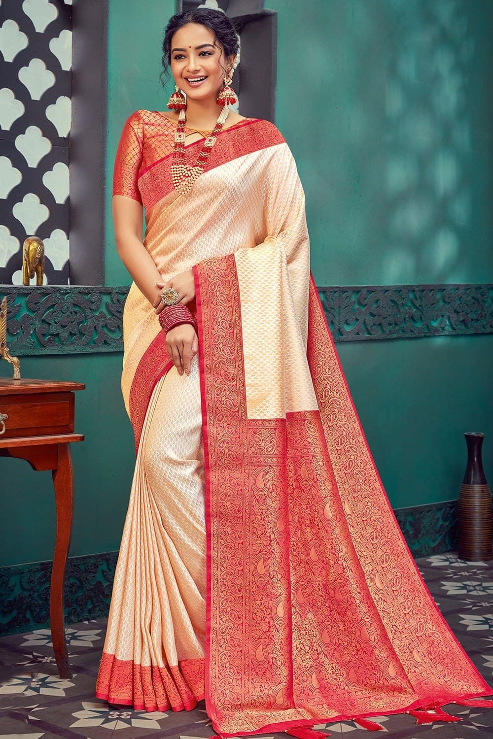 Buy Satrani Red & Cream Bandhani Print Saree With Unstitched Blouse for  Women Online @ Tata CLiQ