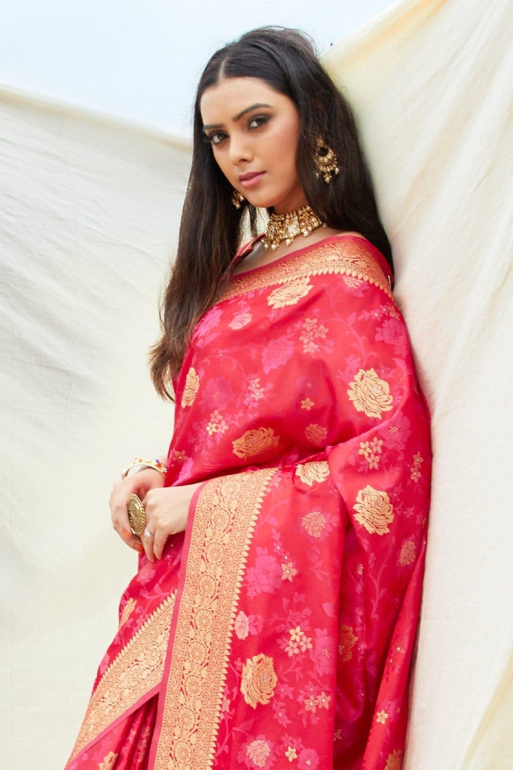 Buy Raspberry red zari woven banarasi saree online at best price - Karagiri