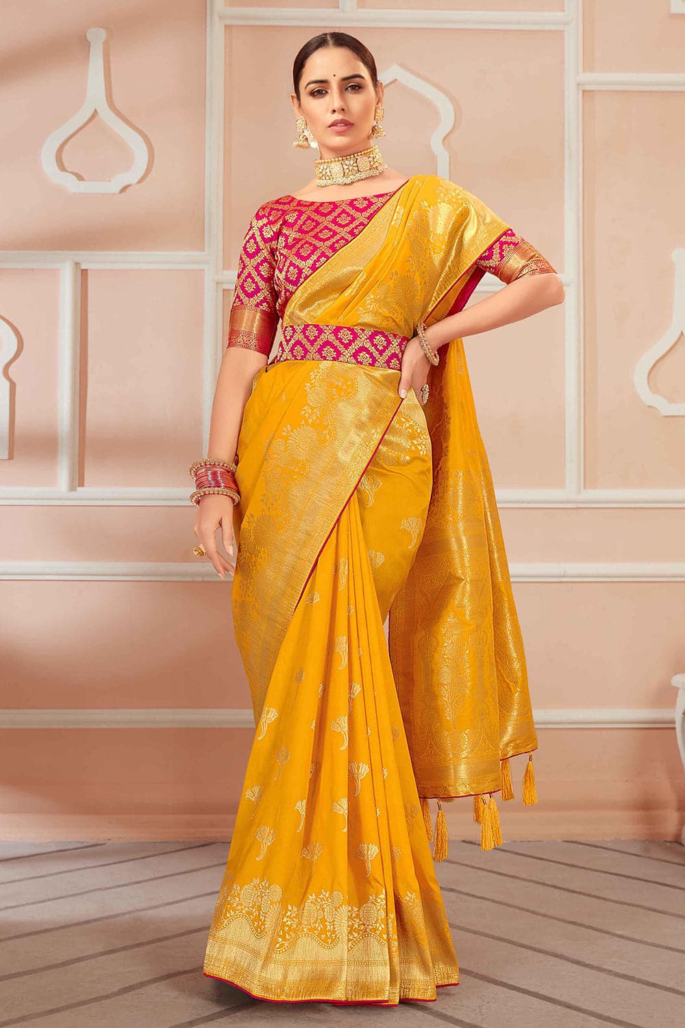 Aggregate more than 150 yellow and red banarasi saree best