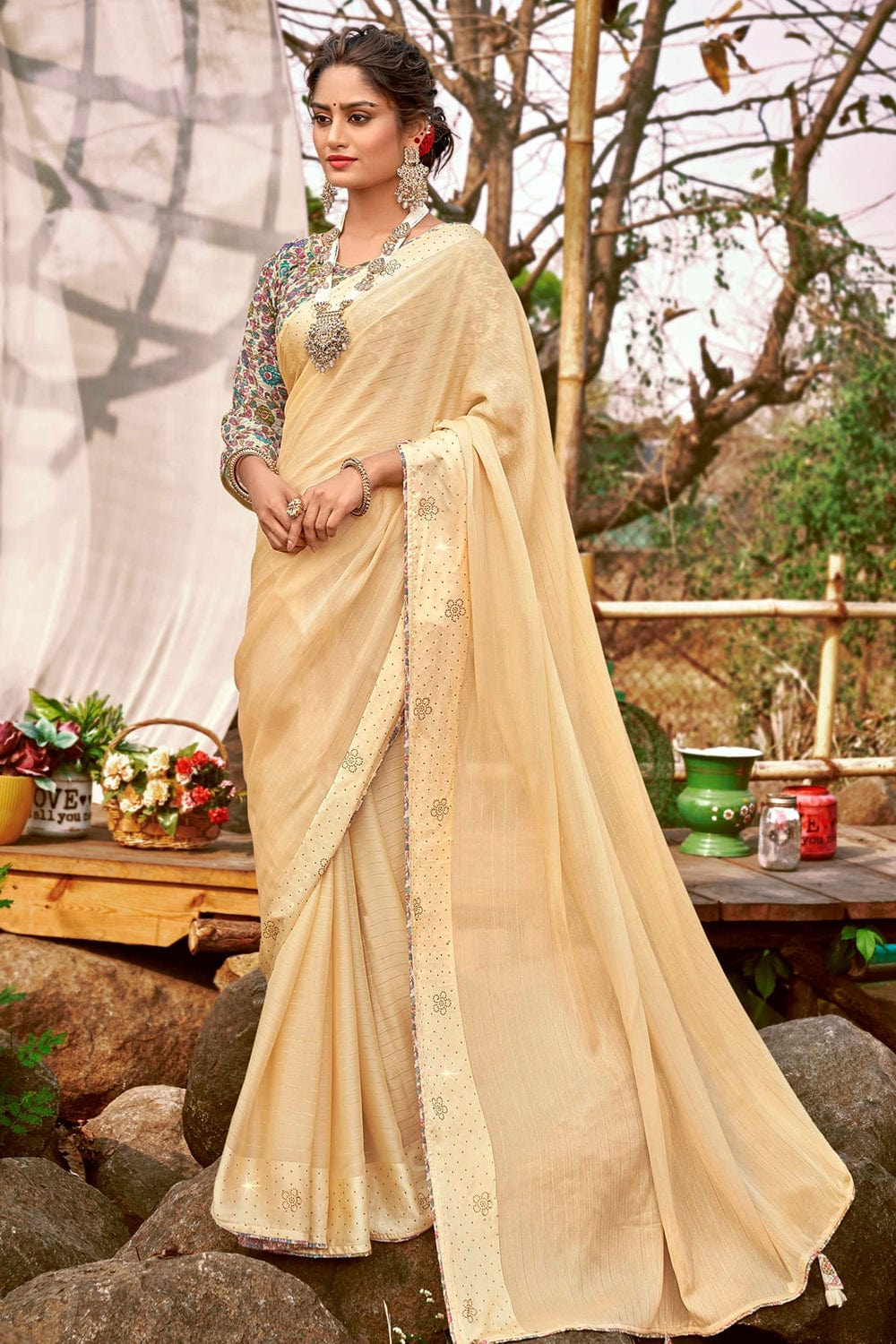 Champagne Silk Embroidered Saree Set Design by Mrunalini Rao at Pernia's  Pop Up Shop 2024