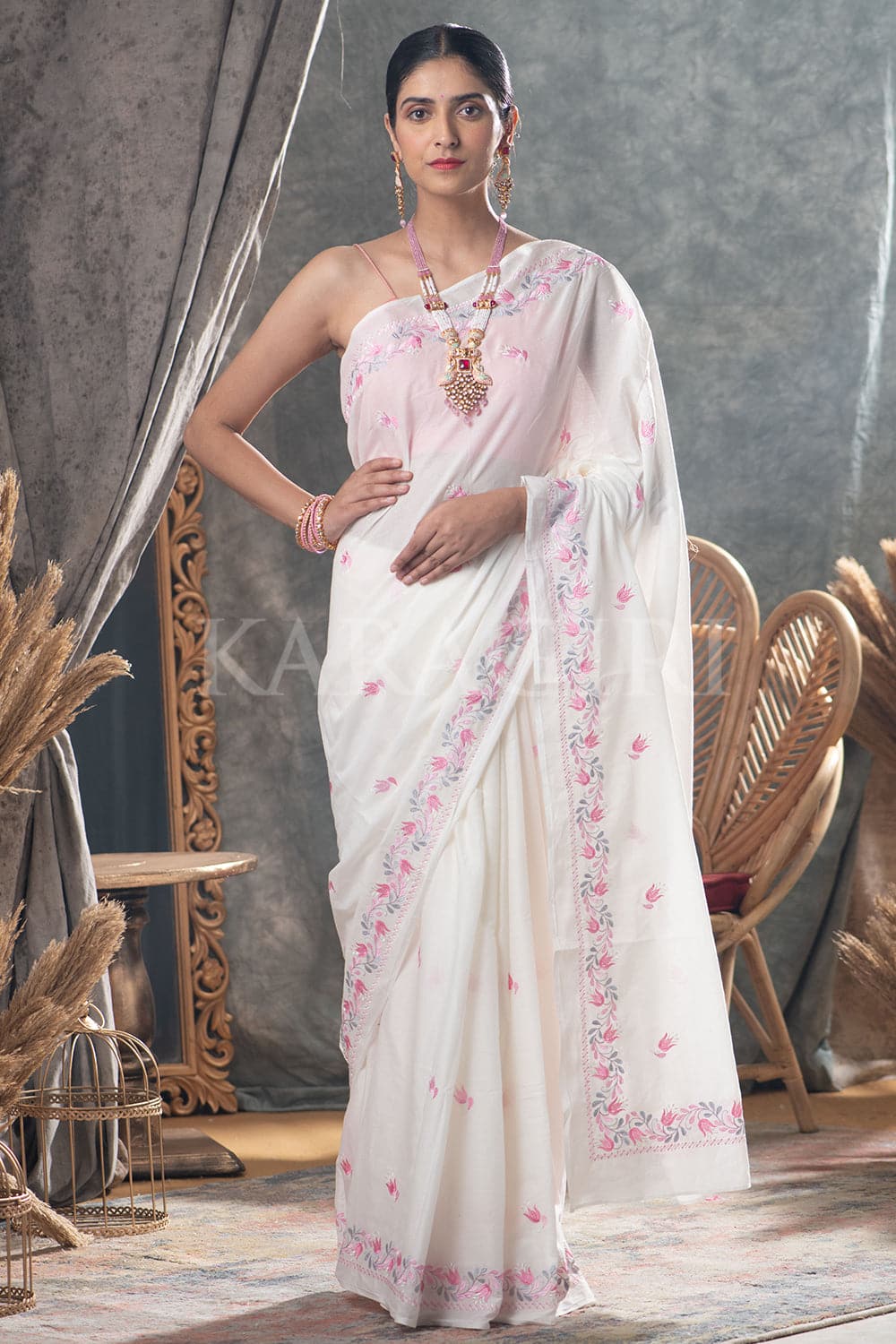 Linen White & Red Patola Silk Saree with Zari Border Pallu & Stone wor –  Ethnos