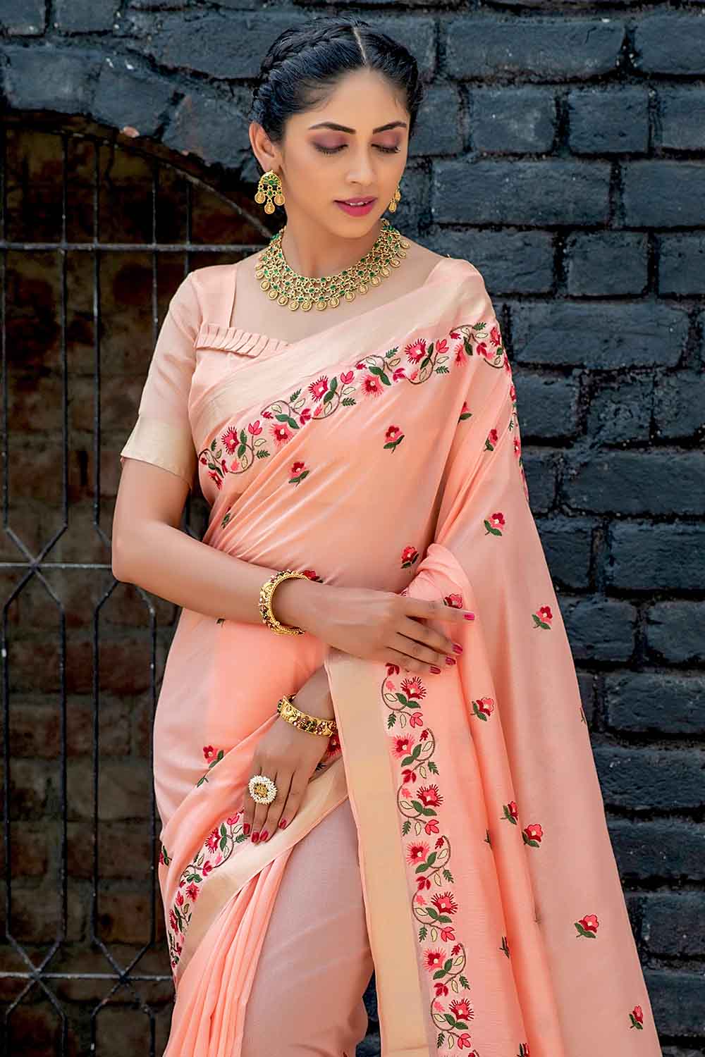 Latest Top Trending Saree Blouse Designs, Patterns And Styling Ideas