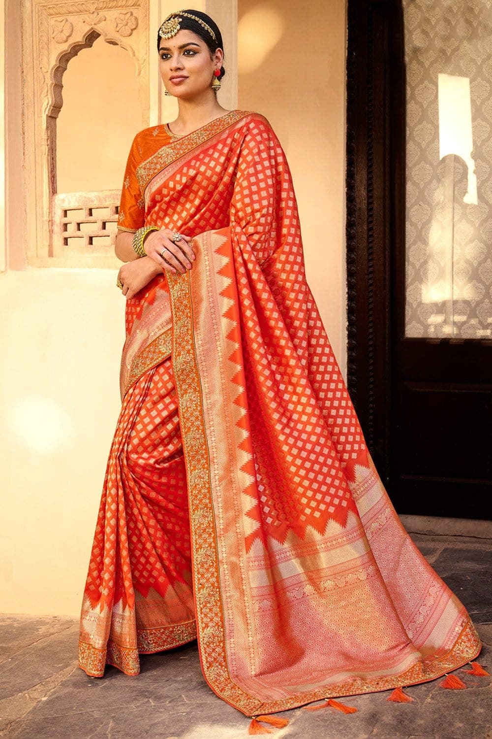 Shop Pink and Orange Plain Katan Silk Kadwa Sona Rupa Banarasi Saree –  BUNKALA