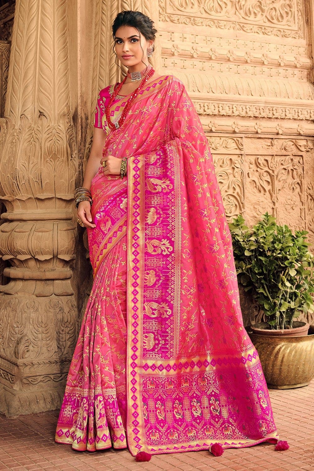 Pink Silk Banarasi Saree Set Design by Priyanka Raajiv at Pernia's Pop Up  Shop 2024