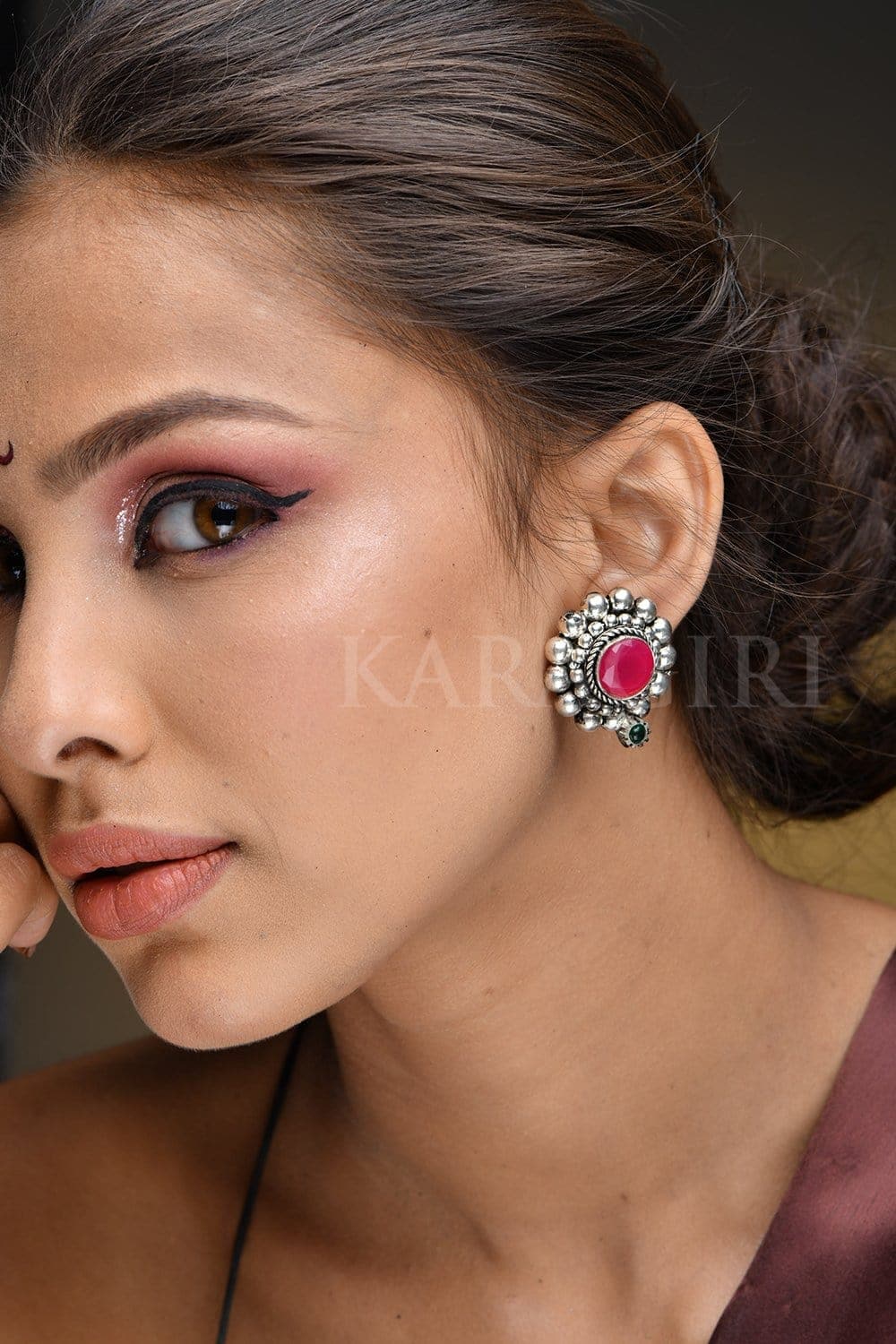 Kangna Ranaut Earrings, Light Weight Gold & Clear Stone Stud Earrings,  Indian Bollywood Ethnic Ear Stud - Etsy
