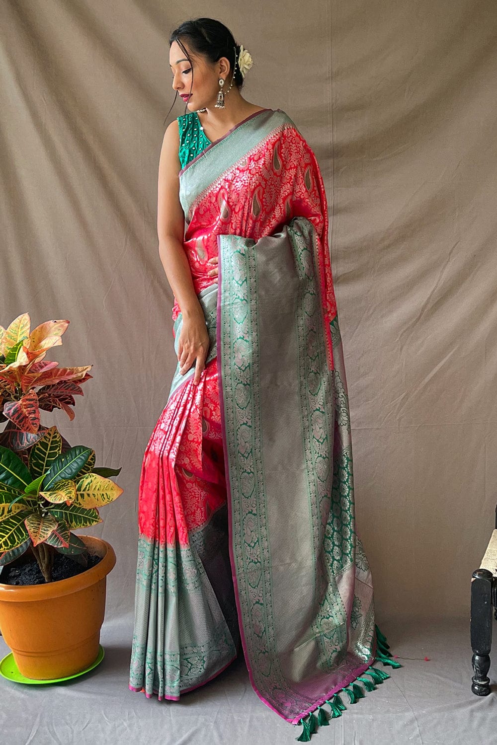 Gray Saree - Buy Designer Sarees Online at Clothsvilla