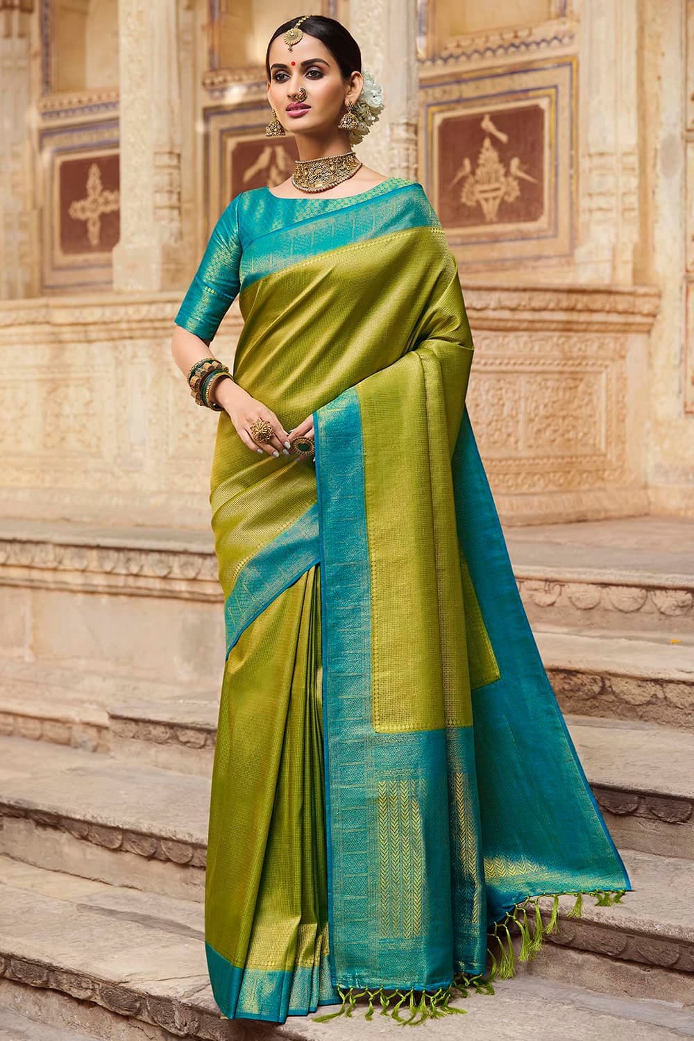 Retro style hot sale sarees online