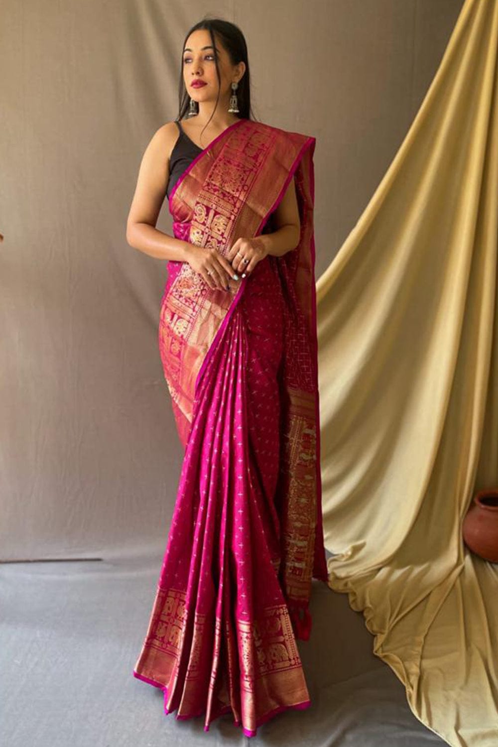 Buy Pink Sarees for Women by Indie Picks Online | Ajio.com