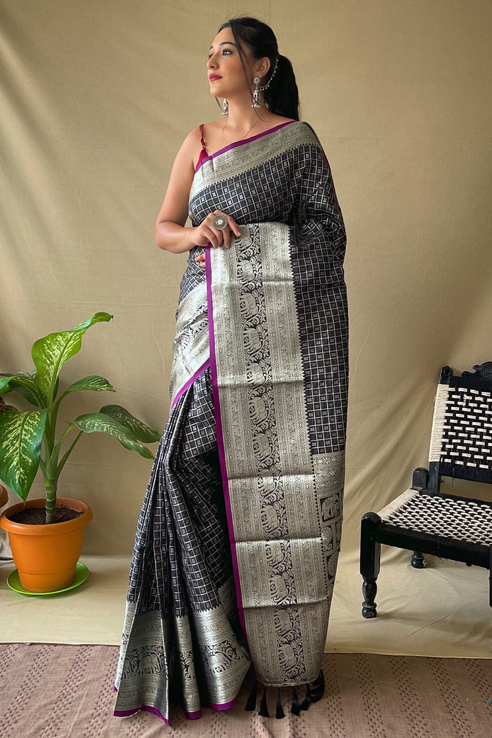 Pure Handloom Black Kanjivaram Silk Zari Saree Online India USA UK – Sunasa