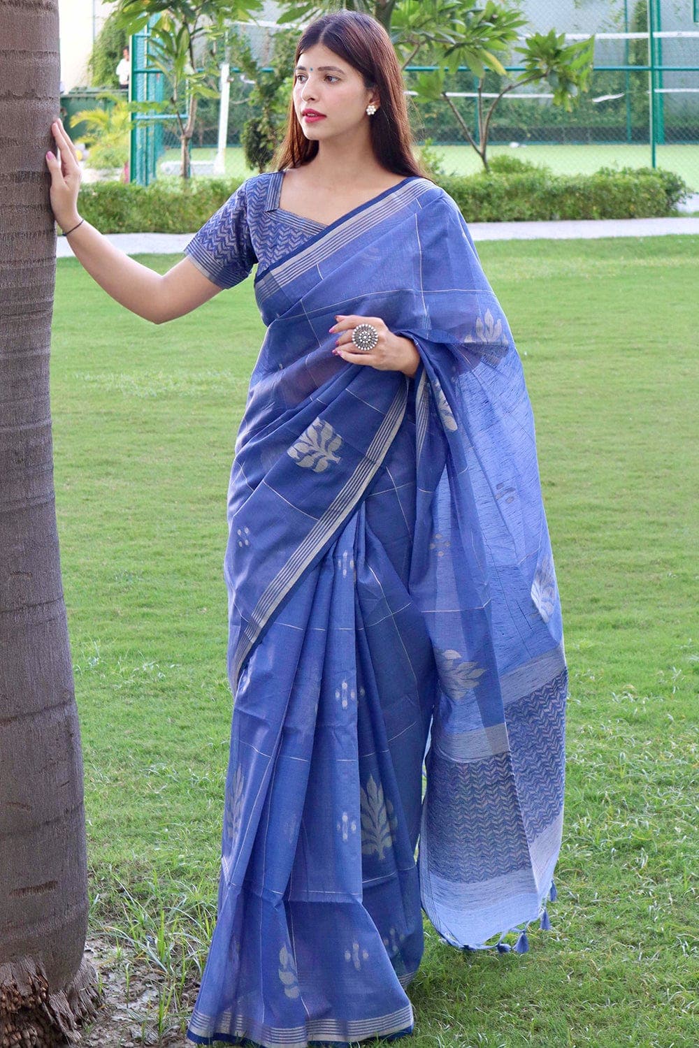 Navy blue woven linen saree with blouse - Charukriti - 3583875