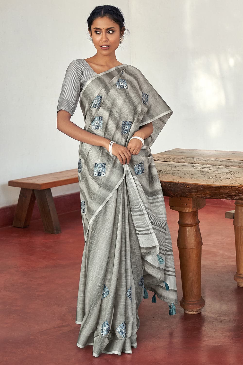 linen saree