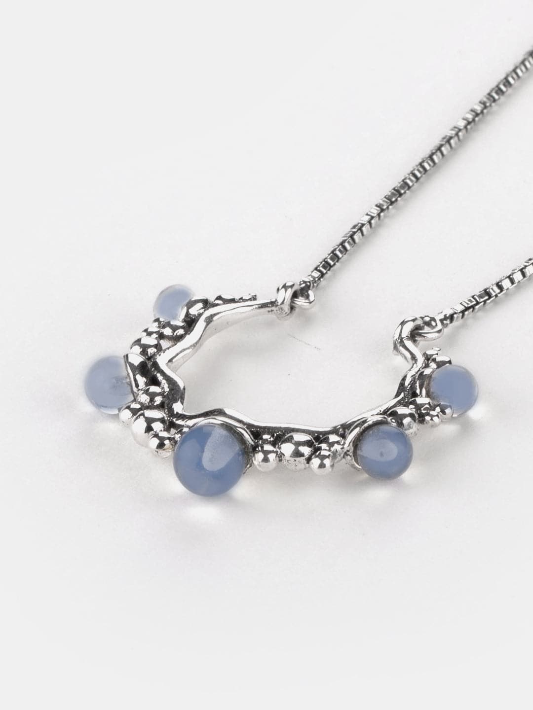 A Sunday Siesta Necklace in 925 Silver