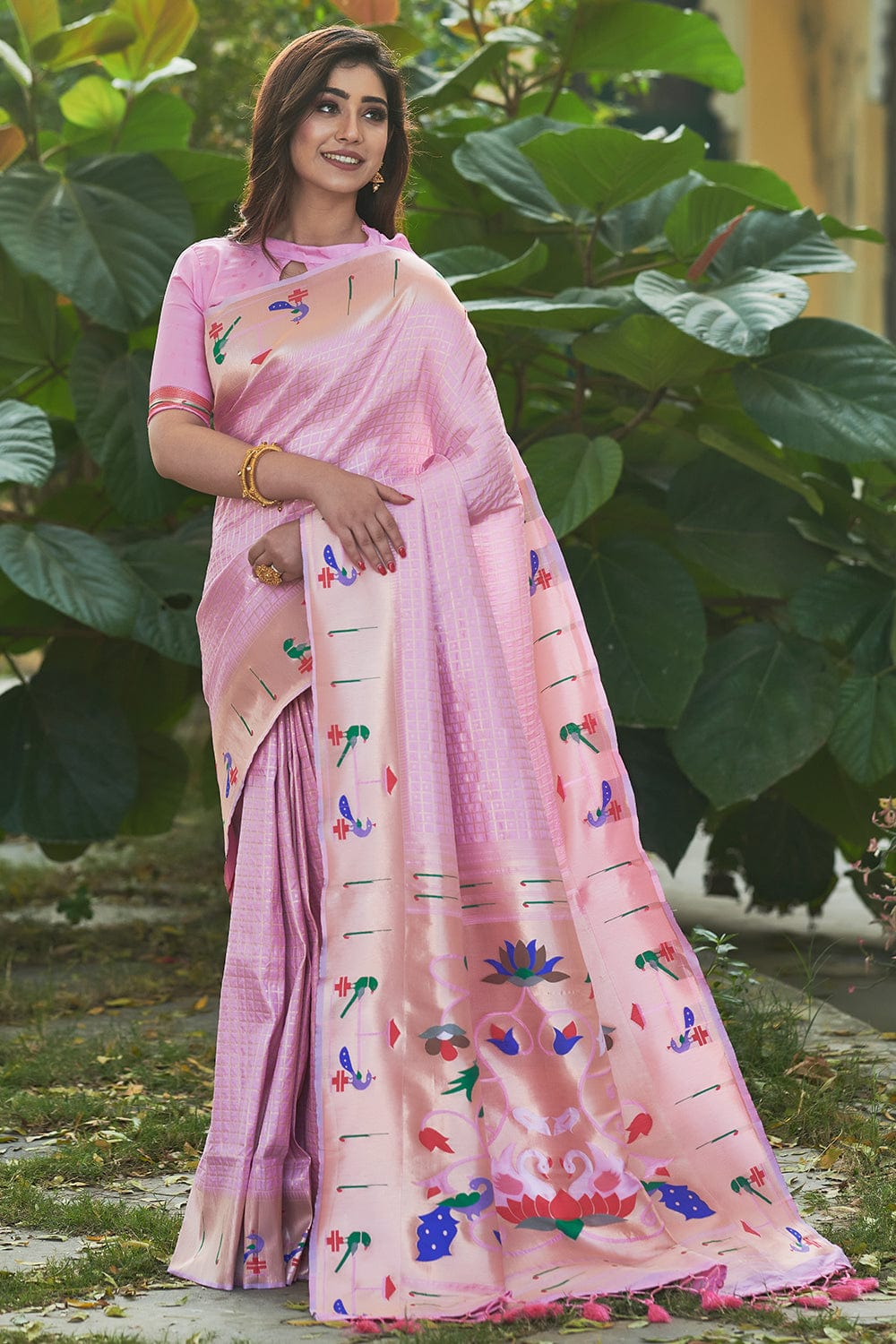 pink paithani saree