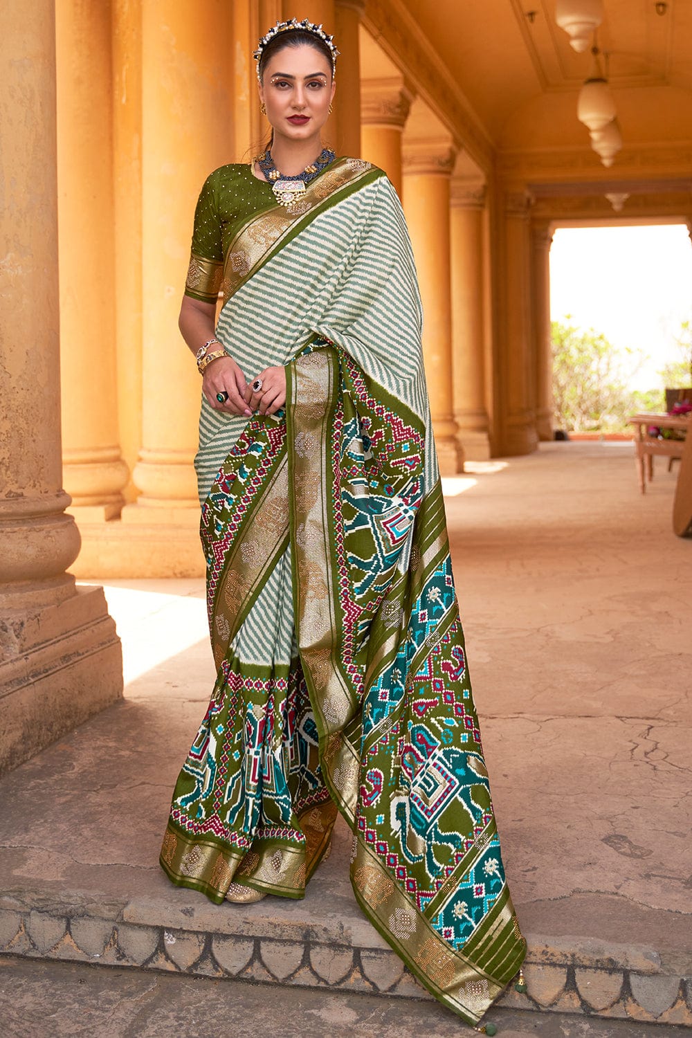 MITRA GREEN TRADITIONAL KANCHI SOFT SILK SARI WITH ATTACHED BLOUSE –  Zariknyaa