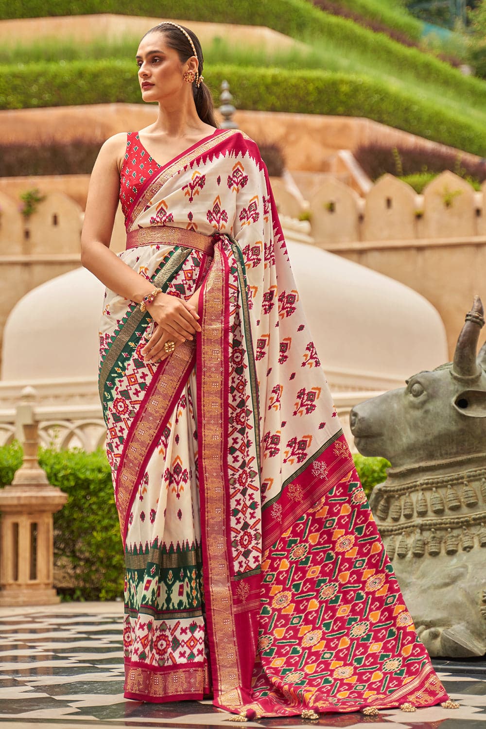 Buy Purple Patola Silk Saree Online in USA with Red Embroidered Border –  Pure Elegance