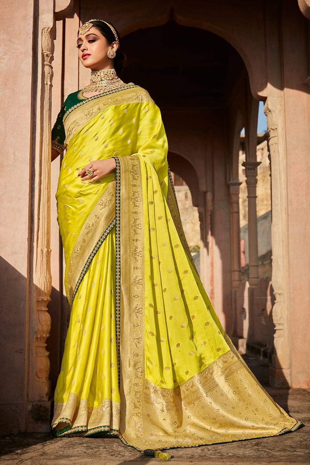 Buy Green Sarees for Women by Saree mall Online | Ajio.com