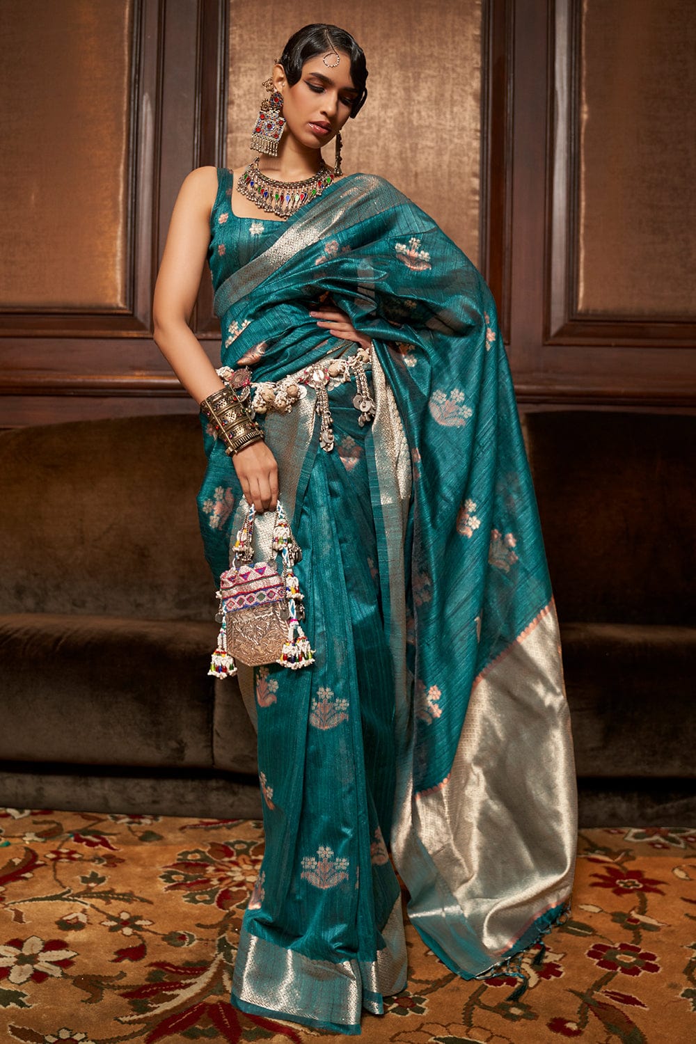 Antim Starrer Mahima Makwana's Ocean Blue Saree Is The Only Weekday Blues  We're Accepting