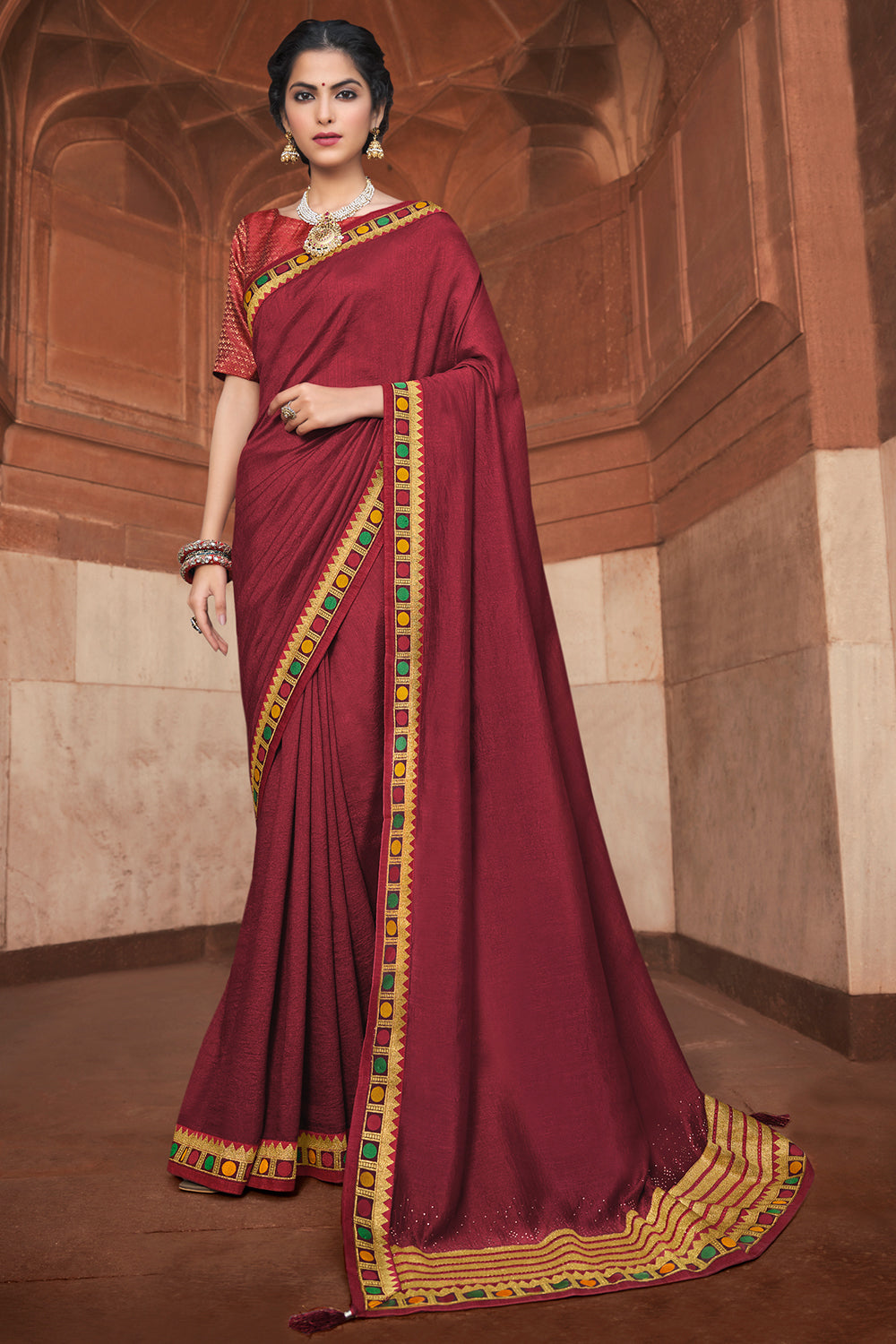 Contrast Border Art Silk Saree in Maroon : SBHA468