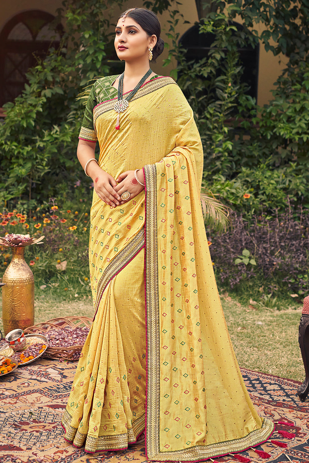 Buy Noise Embroidered Bollywood Net Yellow Sarees Online @ Best Price In  India | Flipkart.com